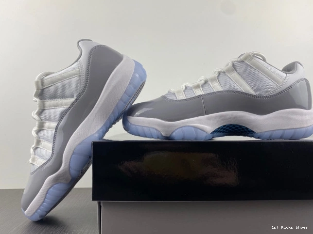 1st Kicks Cement AV2187-140 Air Jordan Low Grey 11 0806